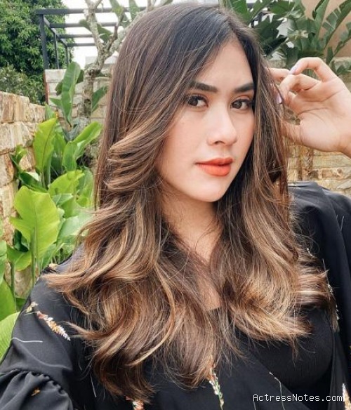 Biodata Syahnaz Sadiqah : Agama, Keluarga, Pacar, Fakta dan Karir
