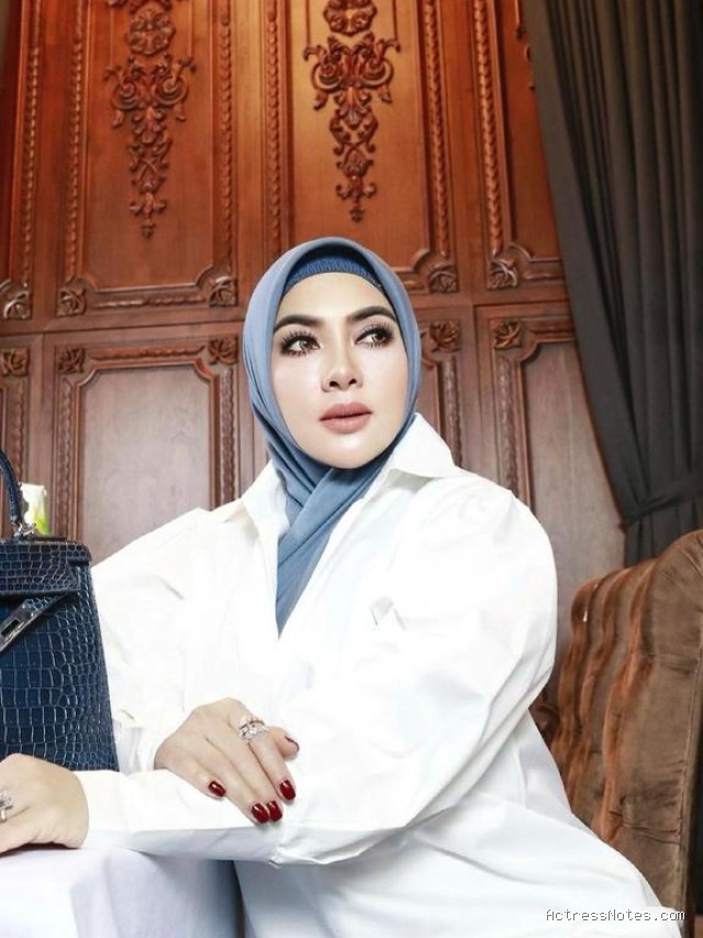 Biodata Syahrini: Agama, Keluarga, Pacar, Fakta dan Karir