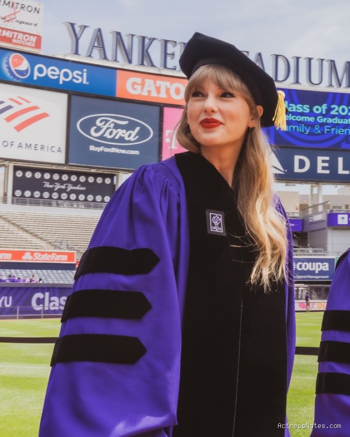 Biodata Taylor Swift: Agama, Keluarga, Pacar, Fakta dan Karir