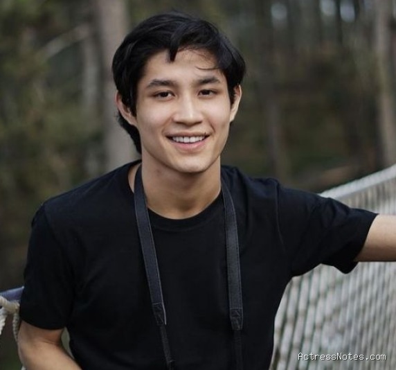 Biodata Teuku Rassya: Agama, Keluarga, Pacar, Fakta dan Karir