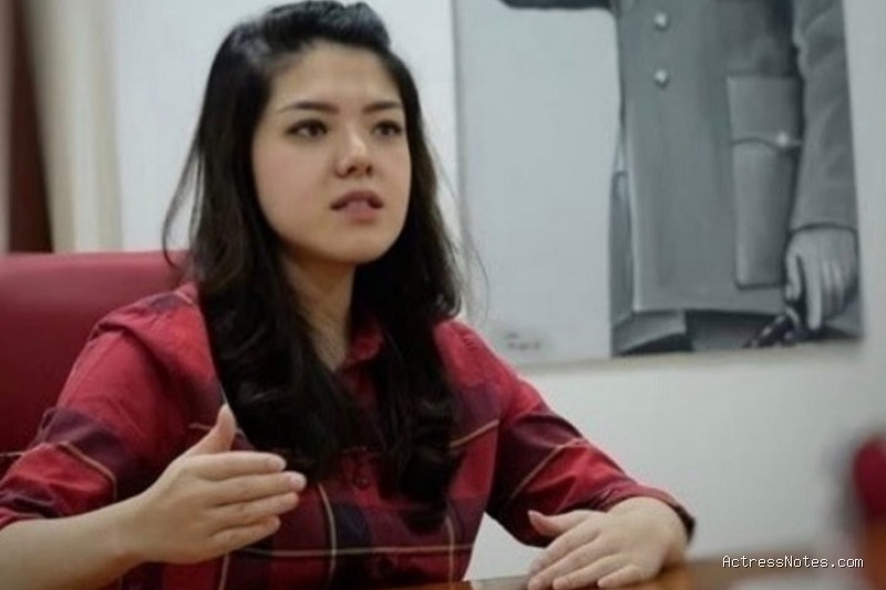 Biodata Tina Toon: Agama, Keluarga, Pacar, Fakta dan Karir