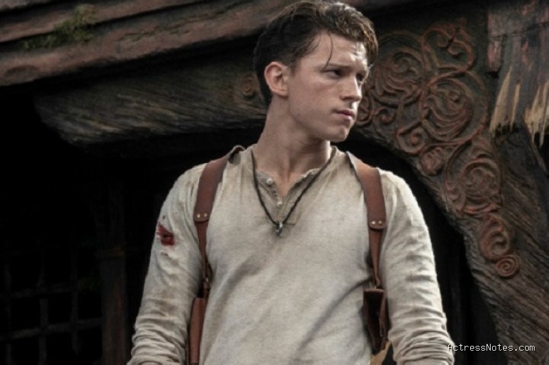 Biodata Tom Holland: Agama, Keluarga, Pacar, Fakta dan Karir