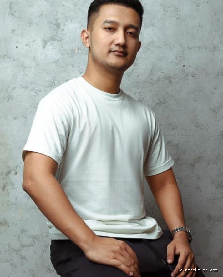 Tom Liwafa: Biodata, Agama, Pacar, Karir & Fakta Mengejutkan