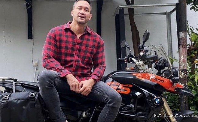 Biodata Tora Sudiro: Agama, Keluarga, Pacar, Fakta dan Karir