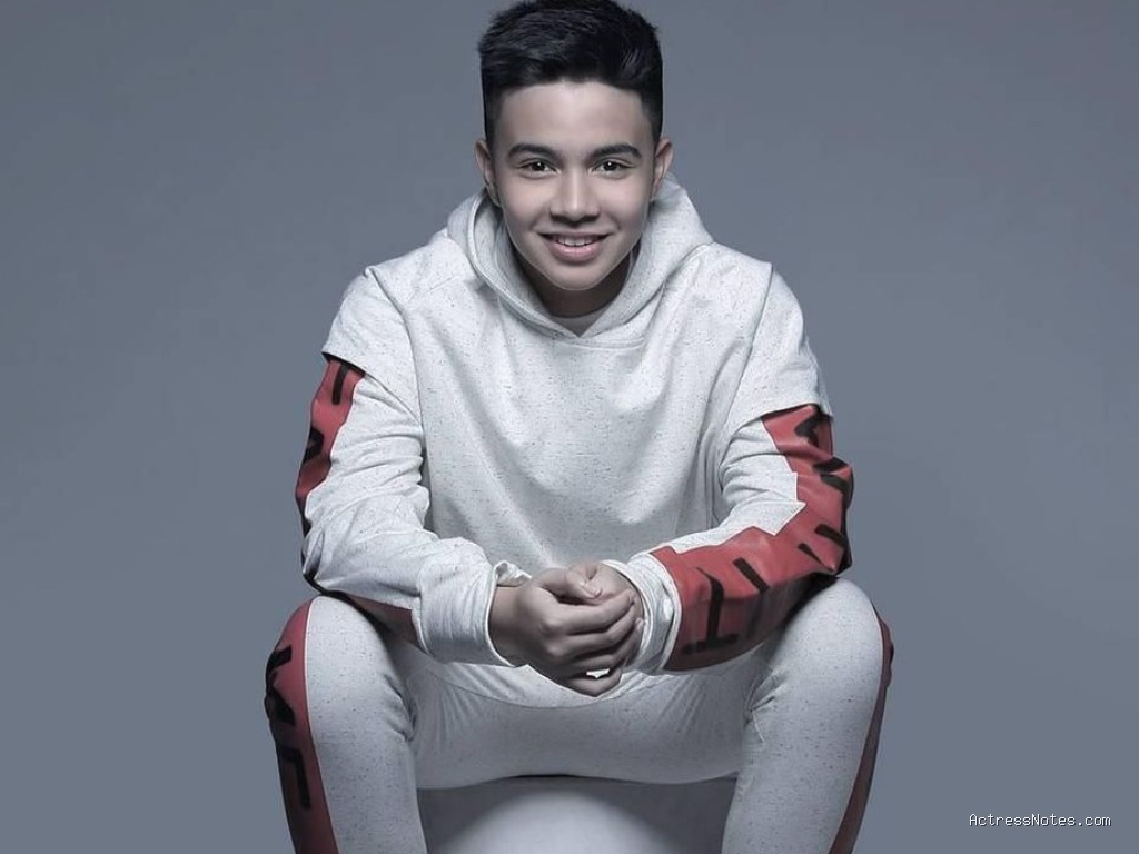 Biodata Umay Shahab: Agama, Keluarga, Pacar, Fakta dan Karir