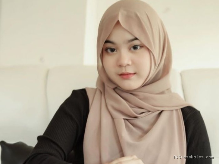 Biodata Una Tiktok: Agama, Keluarga, Pacar, Fakta dan Karir Biodata Una Tiktok: Agama, Keluarga, Pacar, Fakta dan Karir