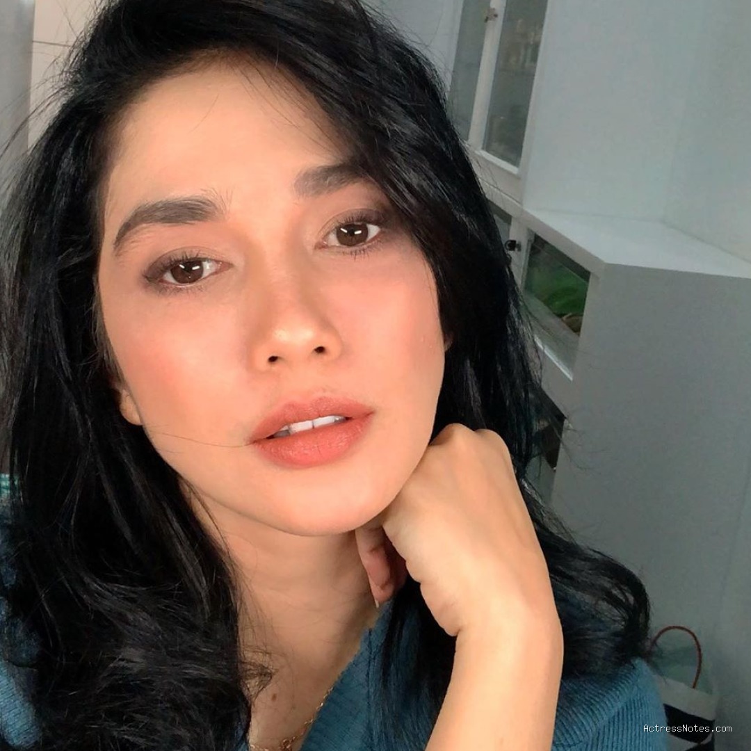 Biodata Ussy Sulistiawaty: Agama, Keluarga, Pacar, Fakta dan Karir