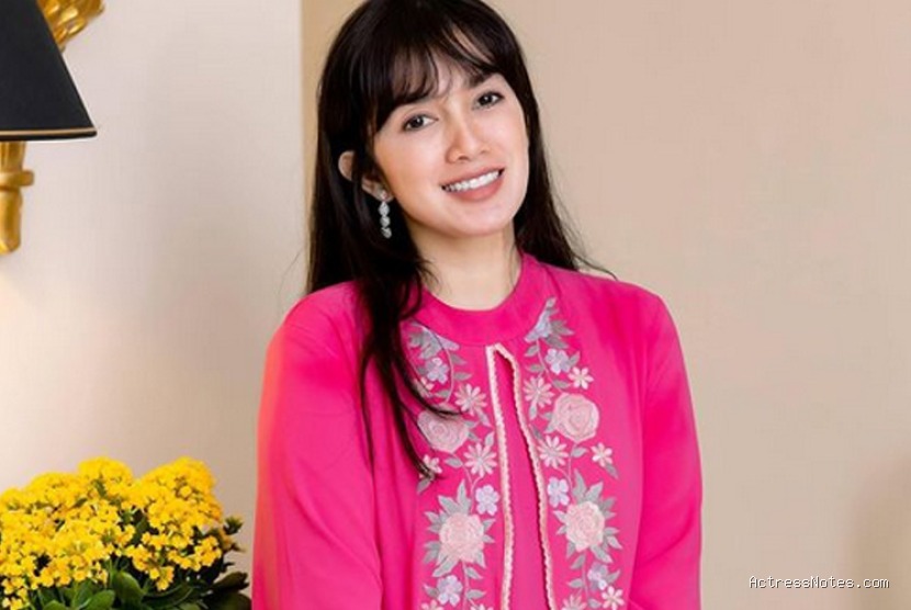 Biodata Ussy Sulistiawaty: Agama, Keluarga, Pacar, Fakta dan Karir