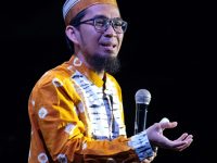 ustadz-adi-hidayat-biodata-lengkap-agama-keluarga-karir-26123 Ustadz Adi Hidayat: Biodata Lengkap, Agama, Keluarga, Karir