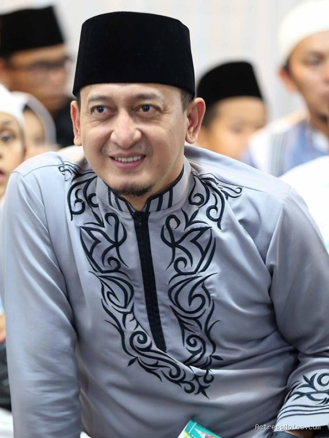 Biodata Ustadz Zacky Mirza: Agama, Keluarga, Pasangan, Fakta dan Karir