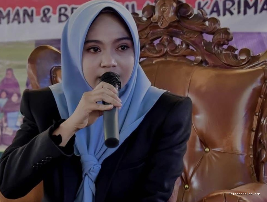 Biodata Ustadzah Mumpuni: Agama, Keluarga, Pasangan, Fakta dan Karir