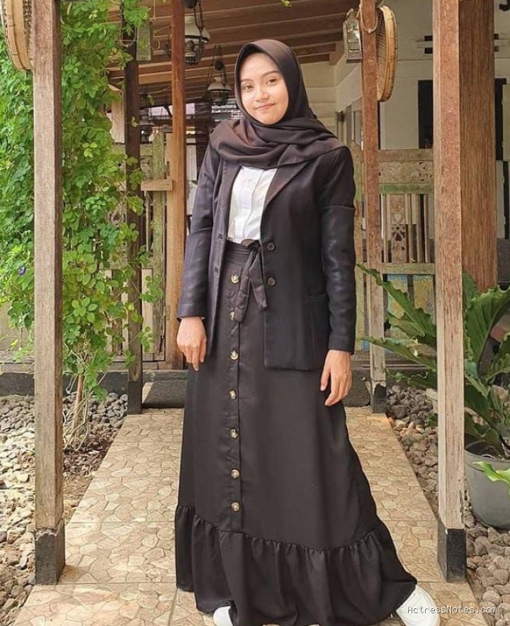 Ustadzah Mumpuni: Biodata Lengkap, Agama, Keluarga, Karir
