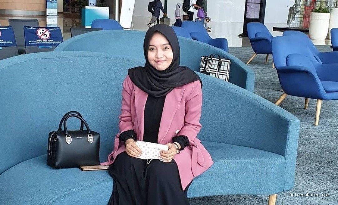 Biodata Ustadzah Mumpuni: Agama, Keluarga, Pasangan, Fakta dan Karir