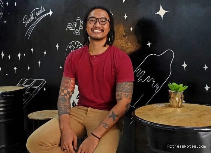 Biodata Uus: Agama, Keluarga, Pacar, Fakta dan Karir