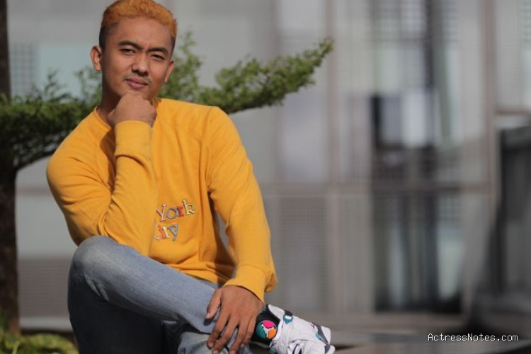 Biodata Uus: Agama, Keluarga, Pacar, Fakta dan Karir