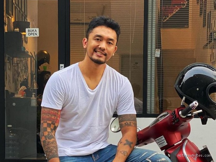 Biodata Uus: Agama, Keluarga, Pacar, Fakta dan Karir