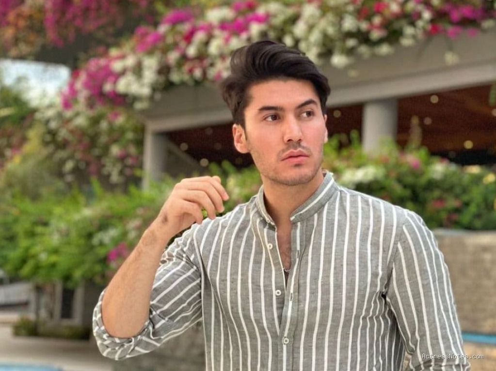 Biodata Valentino Peter: Agama, Keluarga, Pacar, Fakta dan Karir