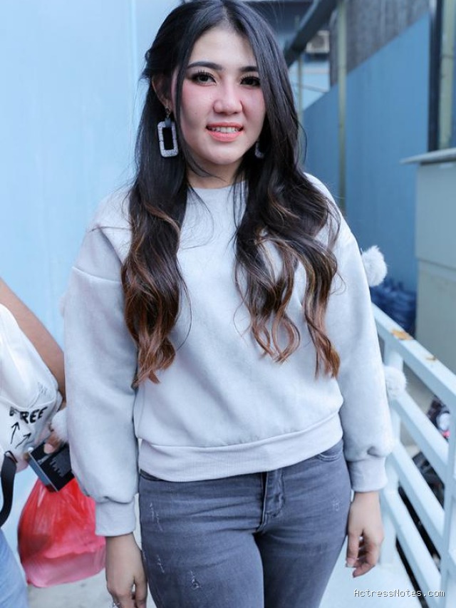 Via Vallen: Biodata Lengkap Agama, Keluarga, Pacar, Fakta Karir