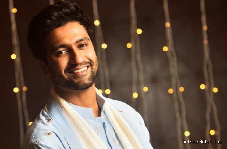 Biodata Vicky Kaushal: Agama, Keluarga, Pacar, Fakta dan Karir