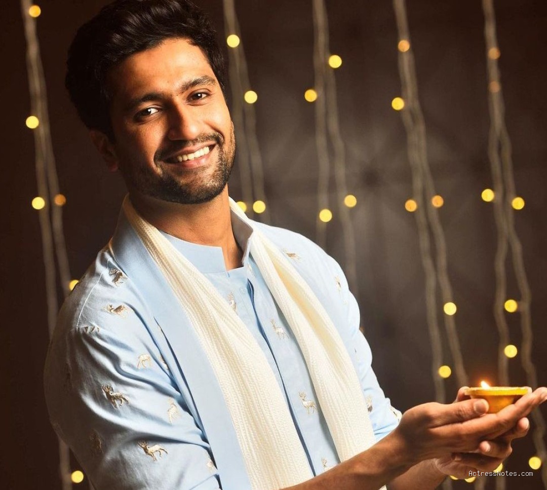 Biodata Vicky Kaushal: Agama, Keluarga, Pacar, Fakta dan Karir
