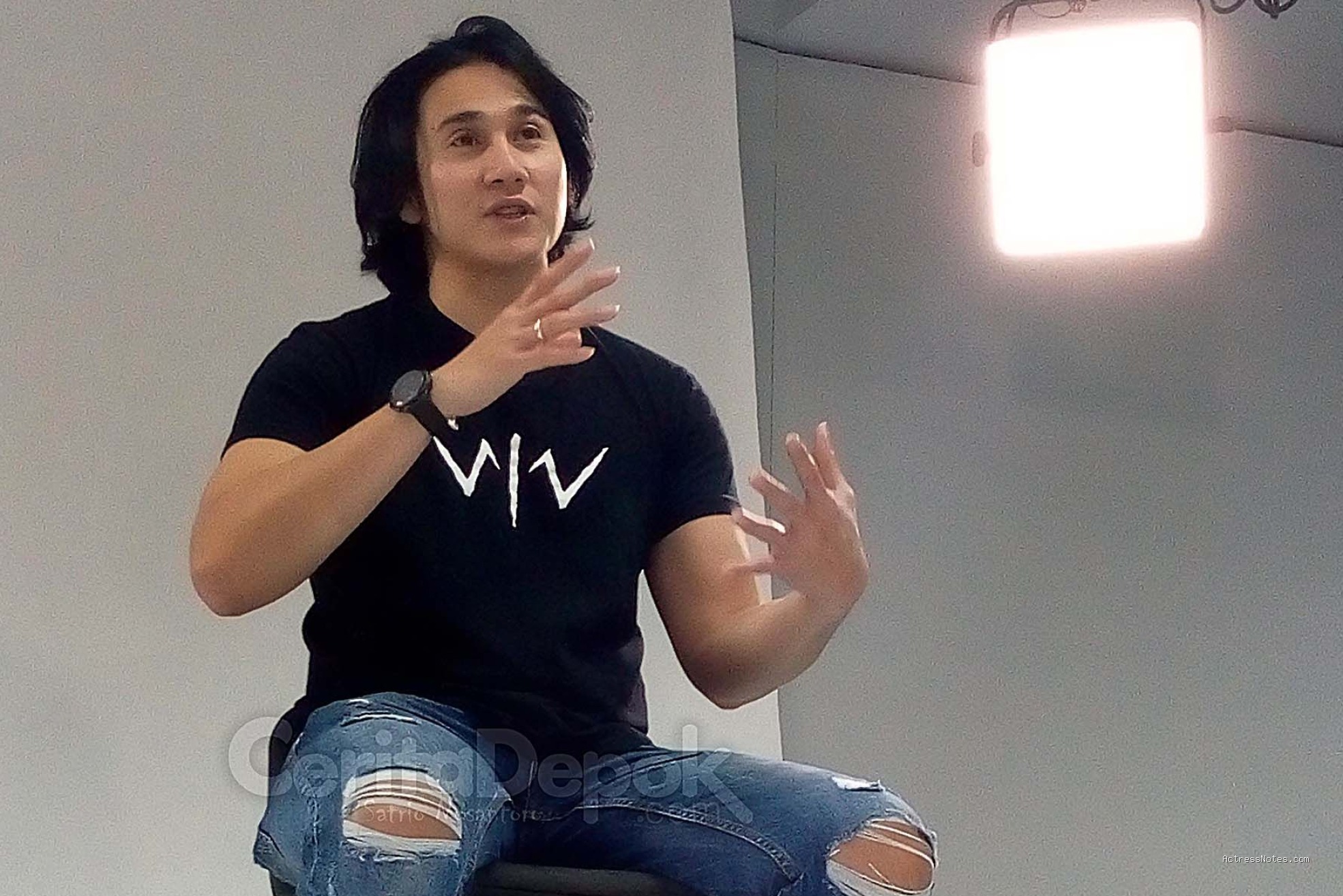 Biodata Vino G Bastian: Agama, Keluarga, Pacar, Fakta dan Karir