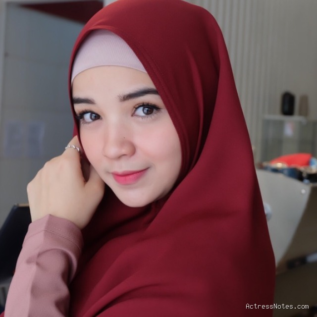 Wardah Maulina: Agama, Keluarga, Pacar, Fakta Karir