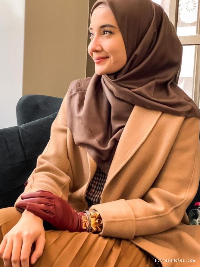 Biodata Zaskia Sungkar: Agama, Keluarga, Pacar, Fakta dan Karir