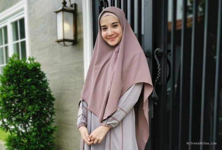 Biodata Zaskia Sungkar: Agama, Keluarga, Pacar, Fakta dan Karir