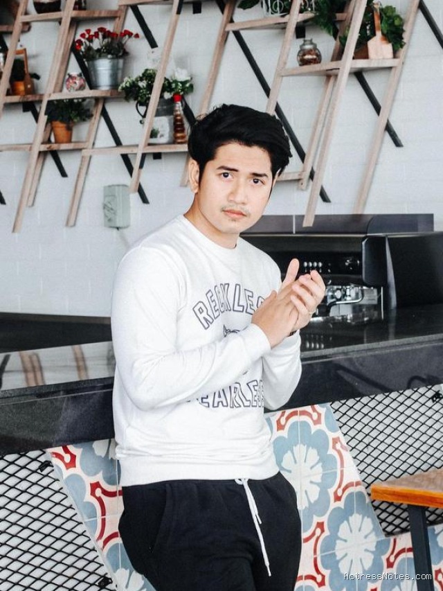 Zikri Daulay Biodata: Agama, Keluarga, Pacar Terbaru, Karir