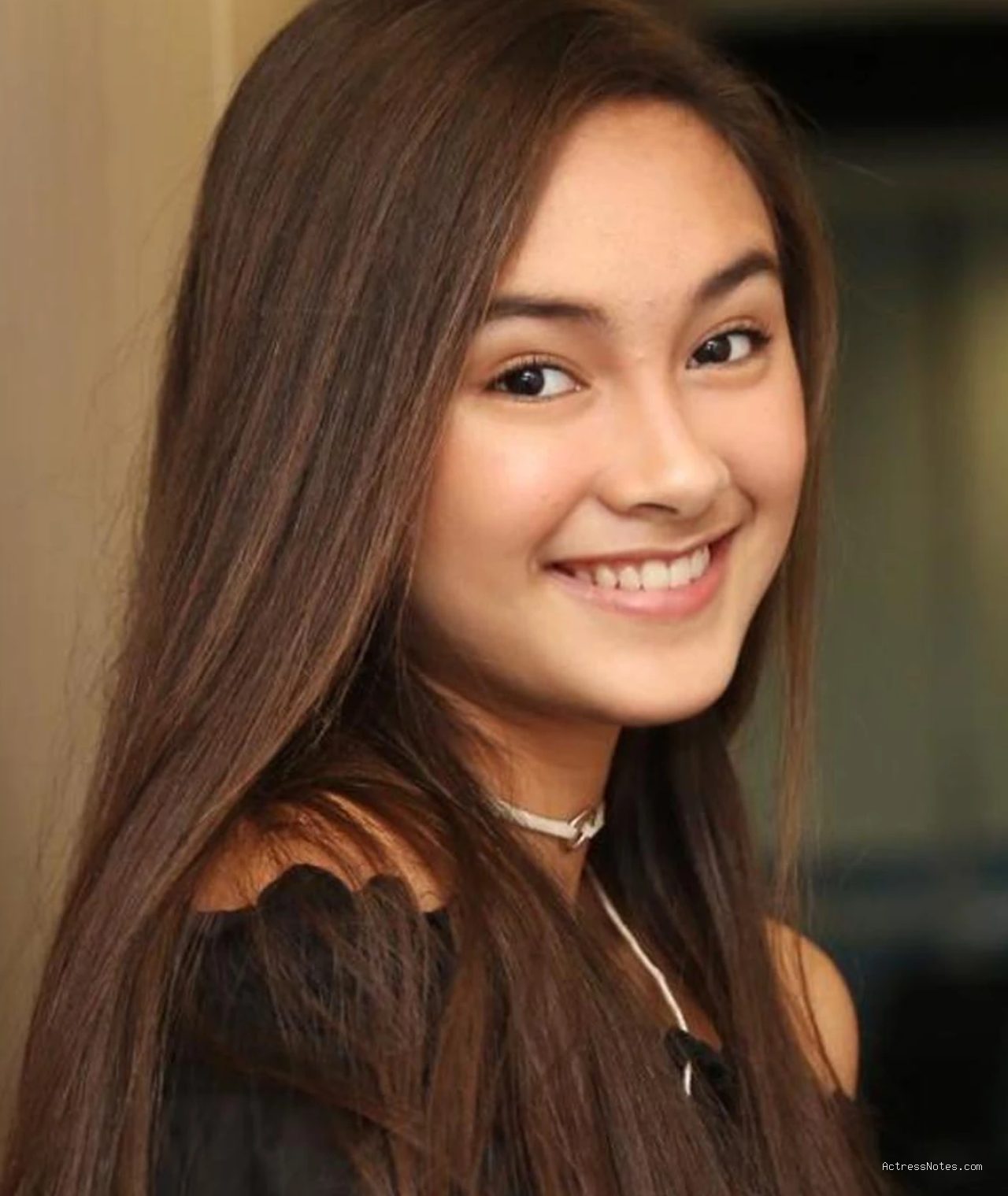 Photo by mubi.com - Profil dan Biodata Caitlin Halderman: Karier hingga Keturunan