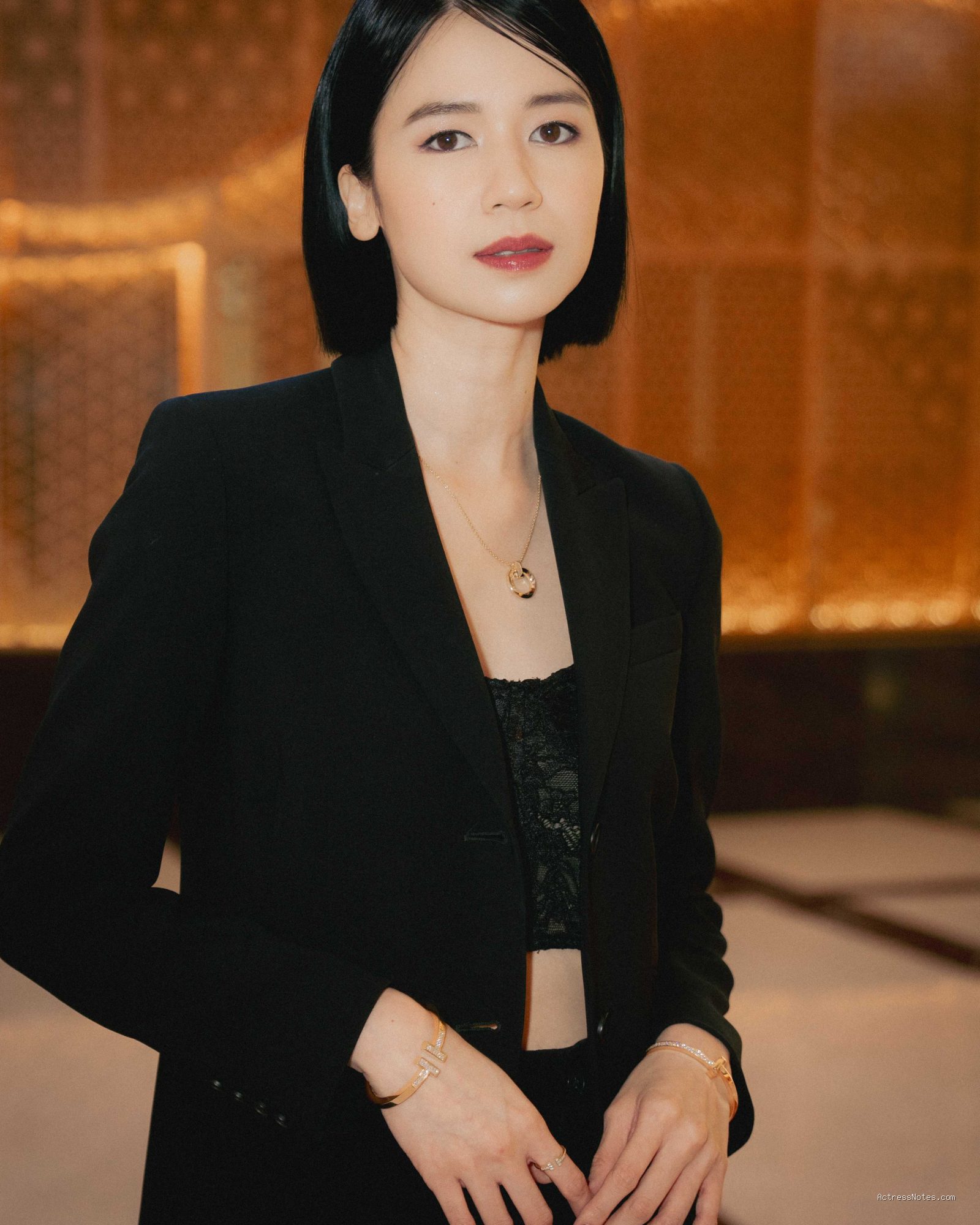 Photo by highend-magazine.okezone.com - Profil dan Biodata Laura Basuki: Karier, Keluarga, dan Penghargaan
