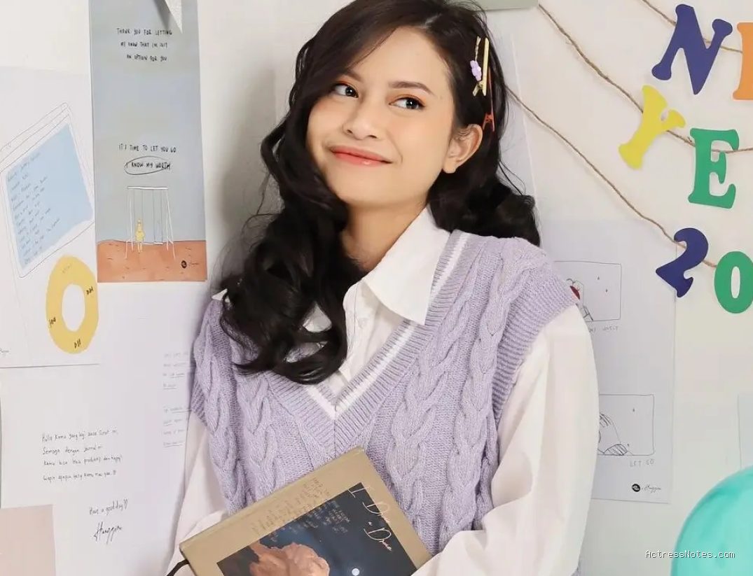 Photo by thephrase.id - Profil dan Perjalanan Karier Hanggini dari Presenter Cilik hingga Musisi