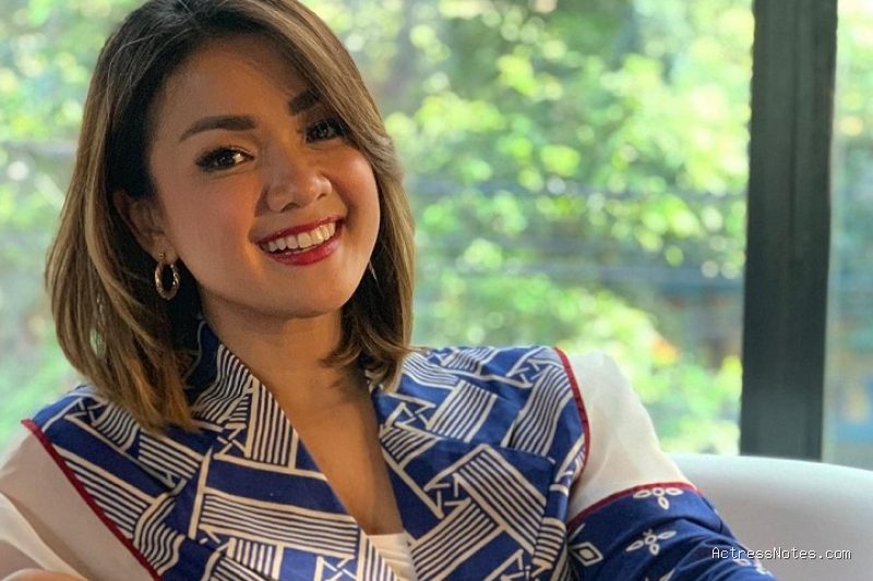 Photo by celebrity.okezone.com - Profil Nirina Zubir: Biodata, Perjalanan Karier Film dan Musik