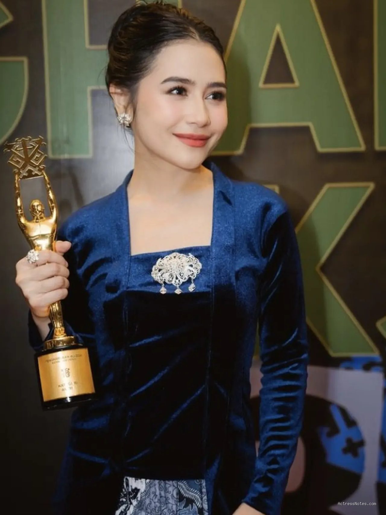 Profil Prilly Latuconsina: Perjalanan Karier dan Gurita Bisnisnya