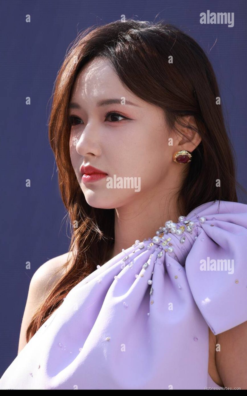 Profil Cheng Xiao: Perjalanan Karier Aktris dan Atlet Senam
