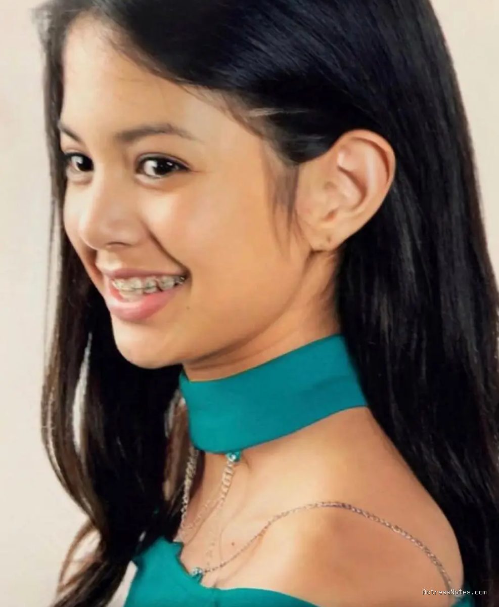 Profil dan Biodata Aurelie Moeremans: Karier Akting dan Musik