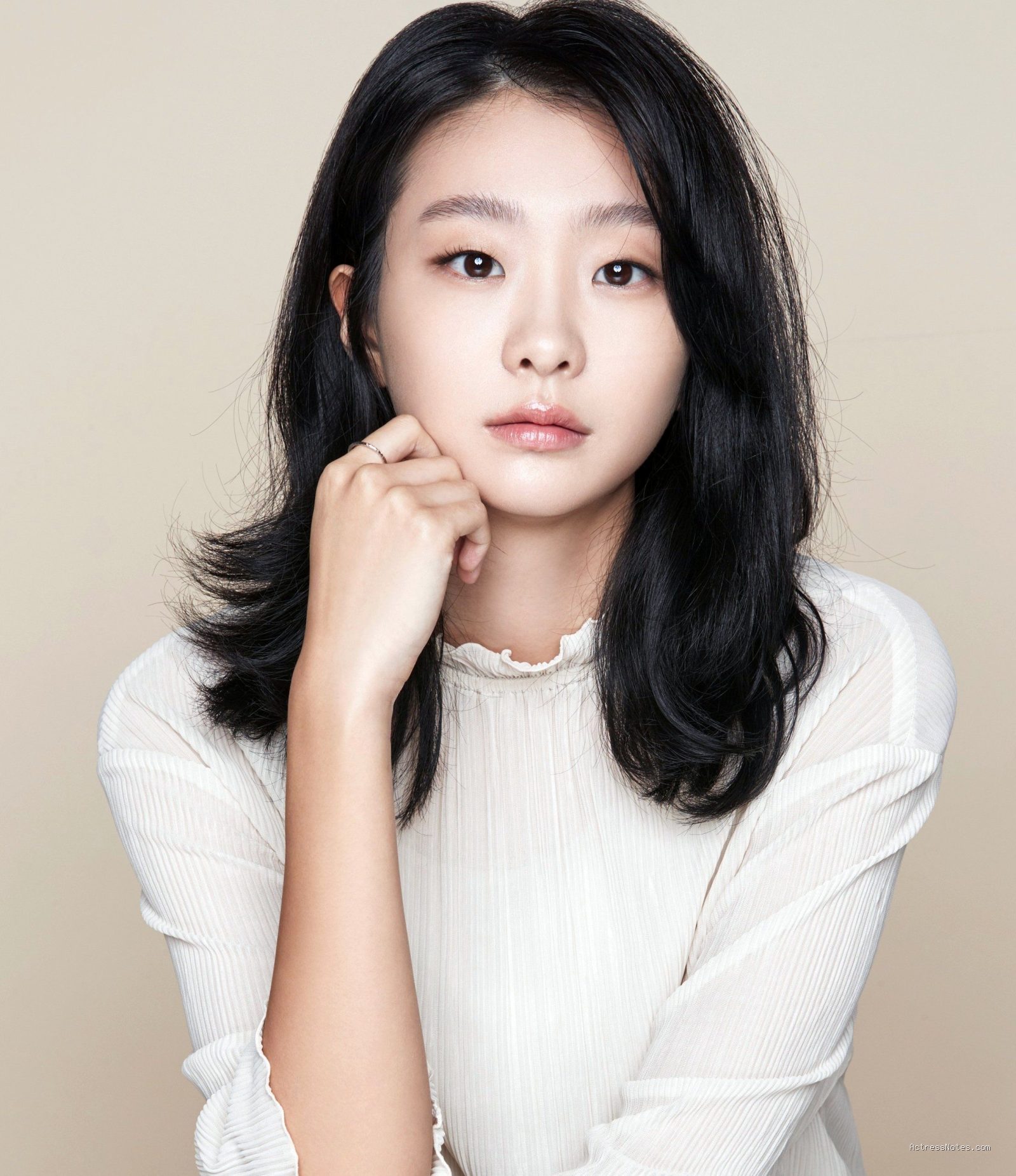 Photo by wallpapercave.com - Profil dan Biodata Kim Da Mi: Karier Film serta Serial Populer