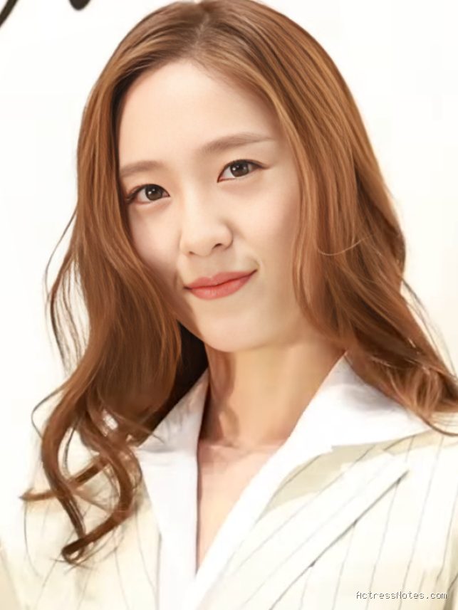 Profil dan Biodata Krystal Jung: Perjalanan Karier Musik dan Film