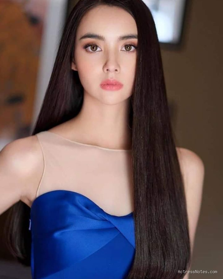 Photo by listal.com - Profil dan Biodata Mookda Narinrak: Karier Aktris dan Model