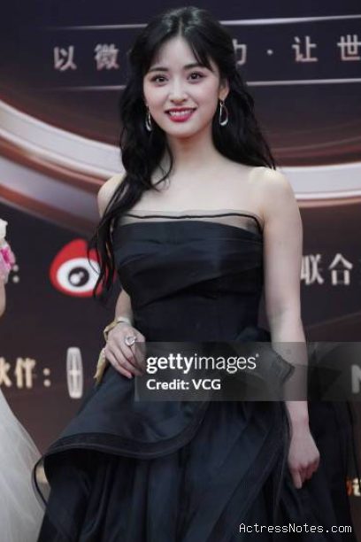 Profil dan Biodata Shen Yue: Perjalanan Karier hingga Daftar Drama