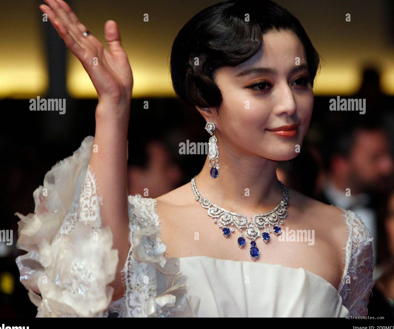 Profil dan Jejak Karier Fan Bingbing: Dari Aktris hingga Ikon Global