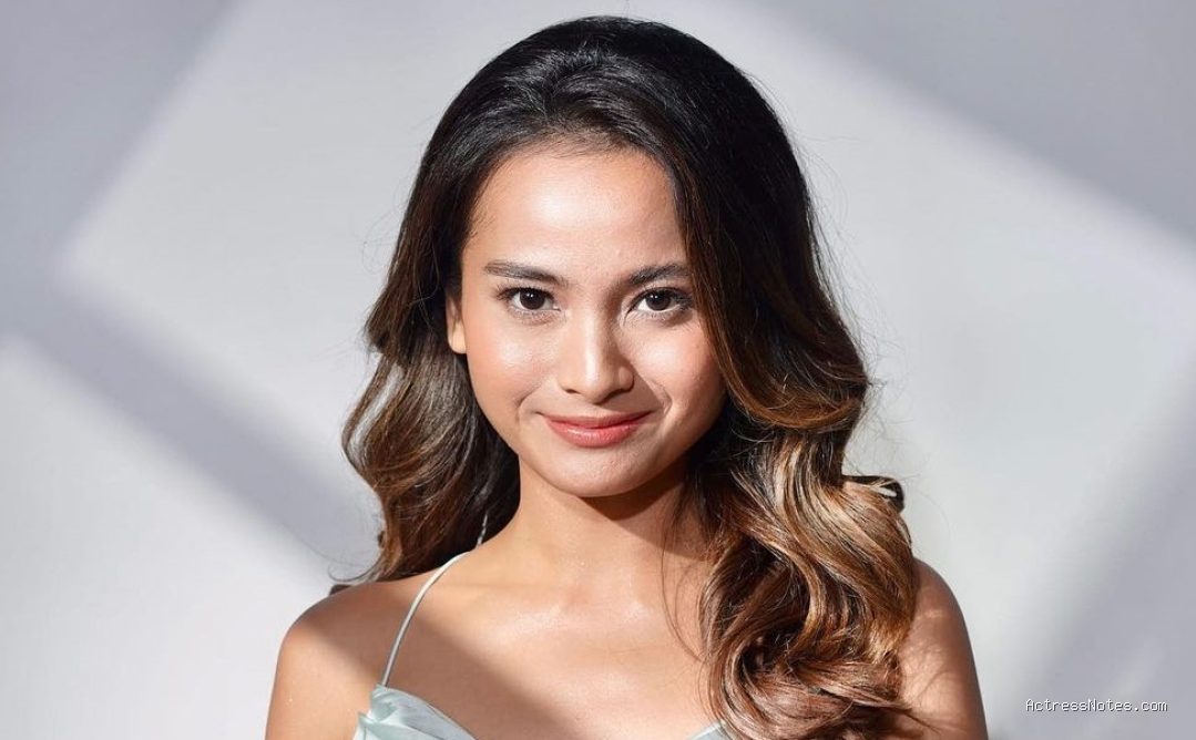 Photo by selebsquad.com - Profil dan Perjalanan Karier Acha Septriasa di Film Romantis