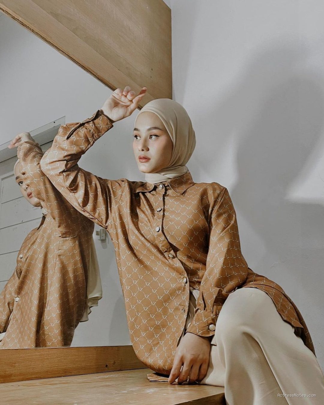 Profil dan Perjalanan Karier Dinda Hauw di Film dan Sinetron