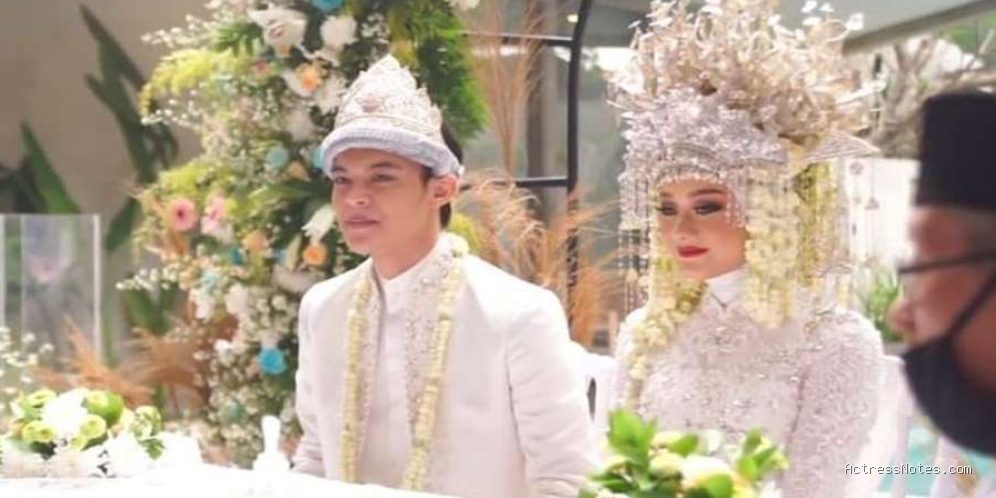 Profil dan Perjalanan Karier Dinda Hauw di Film dan Sinetron