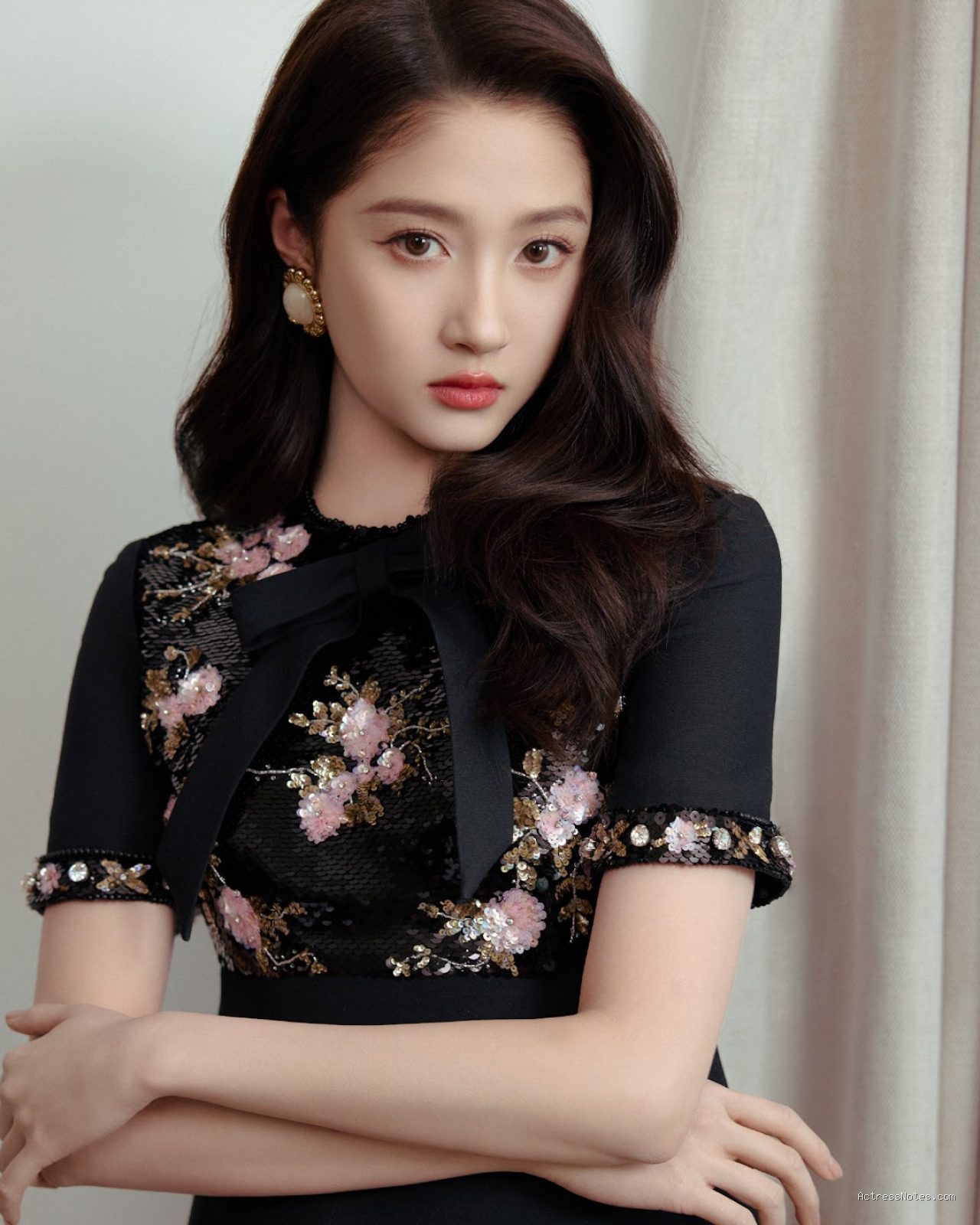 Profil dan Perjalanan Karier Guan Xiaotong, Si Nation Daughter