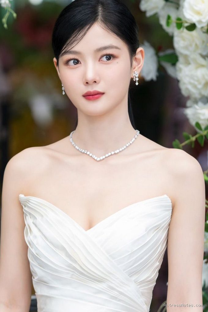 Profil dan Perjalanan Karier Kim Yoo Jung di Dunia Drama Korea
