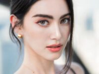 Photo by pinterest.com - Profil dan Perjalanan Karier Mai Davika Hoorne di Film Horor Komedi