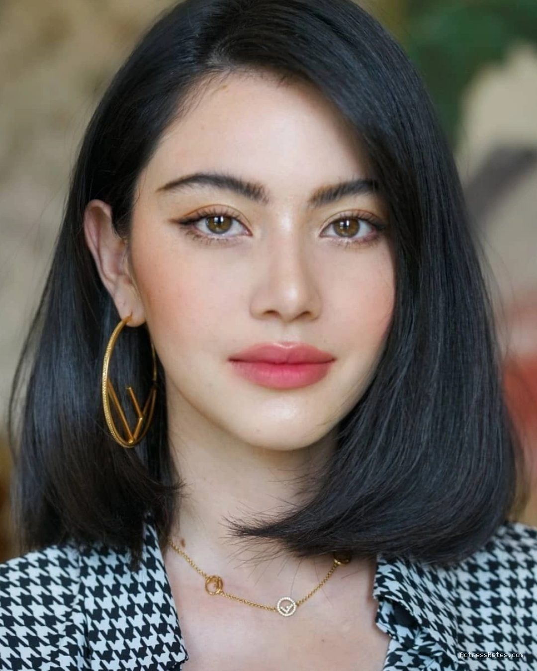 Profil dan Perjalanan Karier Mai Davika Hoorne di Film Horor Komedi