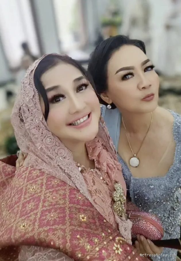 Profil dan Perjalanan Karier Paramitha Rusady di Dunia Hiburan