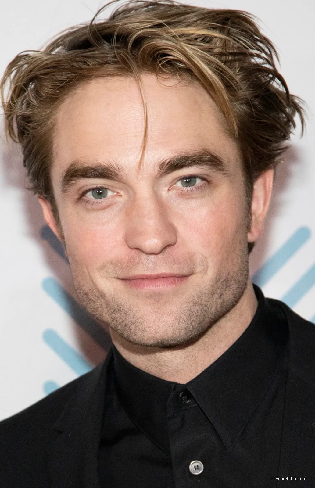 Photo by britannica.com - Profil dan Perjalanan Karier Robert Pattinson dari Film ke Drama